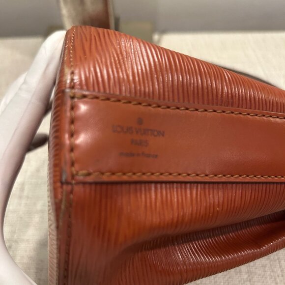 Louis Vuitton Epi Sac D'Epaule Kenyan Fawn - Picture 11 of 12